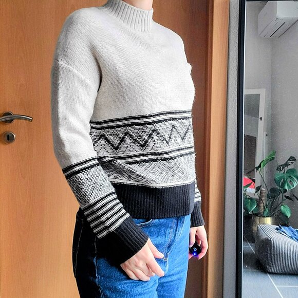 Banana Republic Reverse Fair Isle Mock Neck Knit Black/Cream Long Sleeve Sweater - Picture 2 of 11